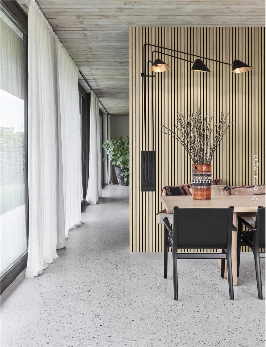 Akustični stenski panel s furnirjem HRAST INVISIBLE