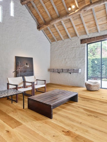 Oljen rustikalni hrastov parket PROVENCE v prostoru