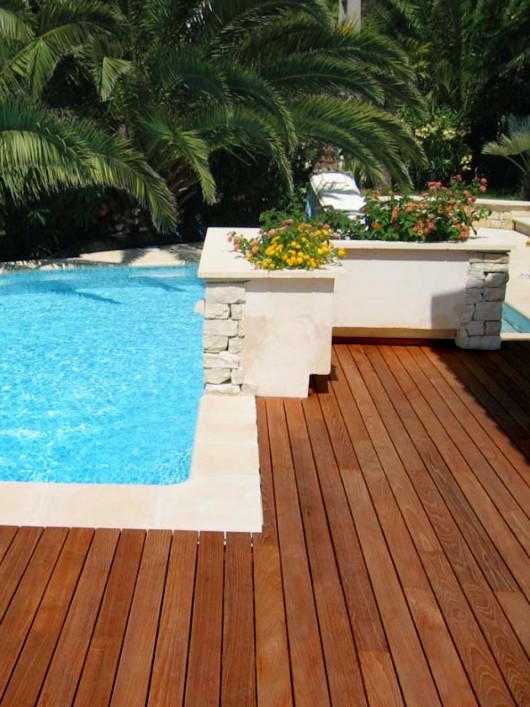 Decking les za terase CUMARU CHAMPAGNE 21x90 ob bazenu