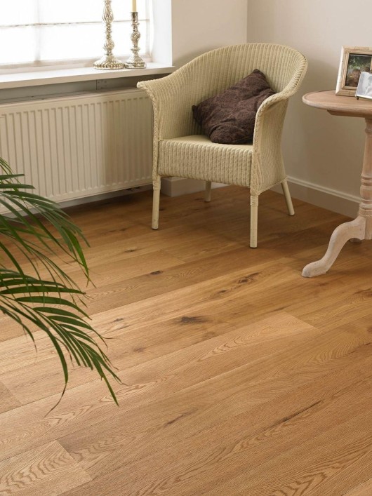 Natur oljen hrastov rustik parket PROVENCE PREMIUM v prostoru